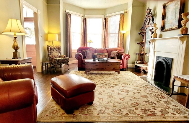 Antique Gem! Amazing Antiques, Historic District Locale, + Coveted Free Parking