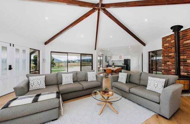 Anton Pavilion Cheerful Country Solace in Mudgee