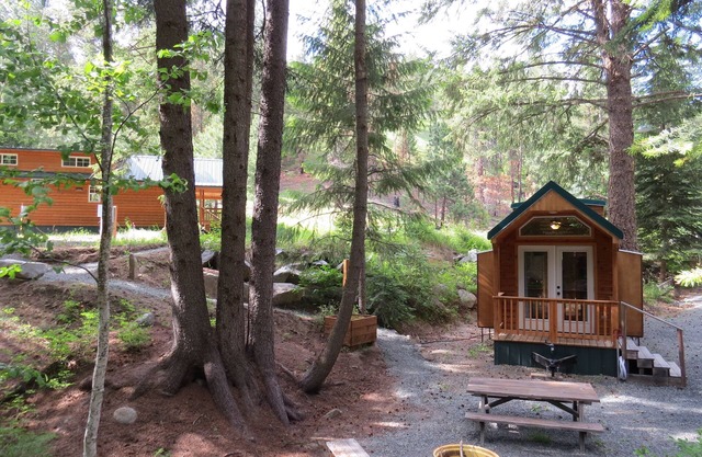 Antone Creek Lodge, Cabin #2