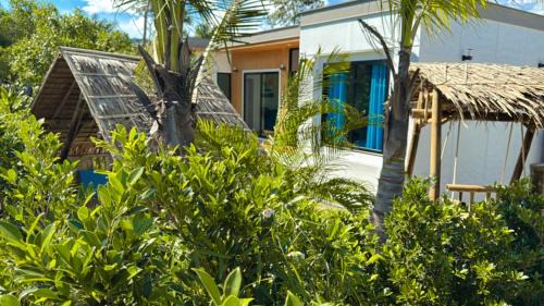 Ao Nang Escapes Tropical Villas & Studios