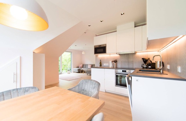 Ap 6 - Herzlay-Apartment-Deluxe-Ensuite-Vineyard view