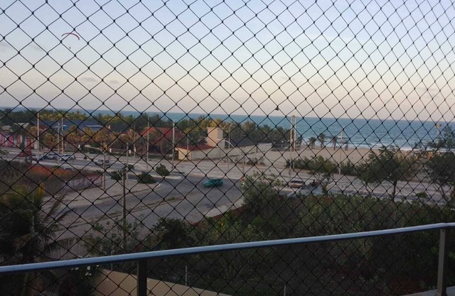 Apartment with privileged sea views. Excellent location