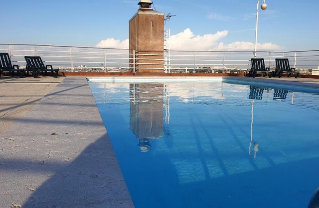 Apart Lisbon Pool Metro Garage