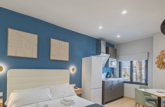 Apartamento Estudio - CORAL ZAHARA Suites by Cadiz4Rentals