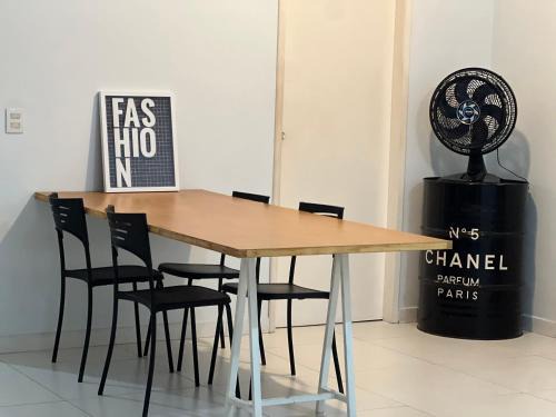 Apartamento completo e bem localizado