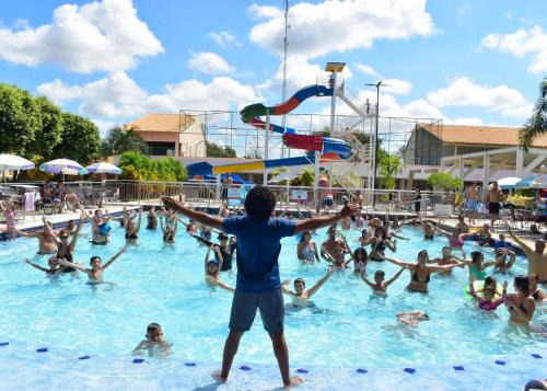 Apartamento Diroma Fiori frente para as piscinas