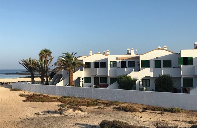 Apartamento Los Lagos| Direct to the beach & sea | Terrace | BBQ | Top WiFi