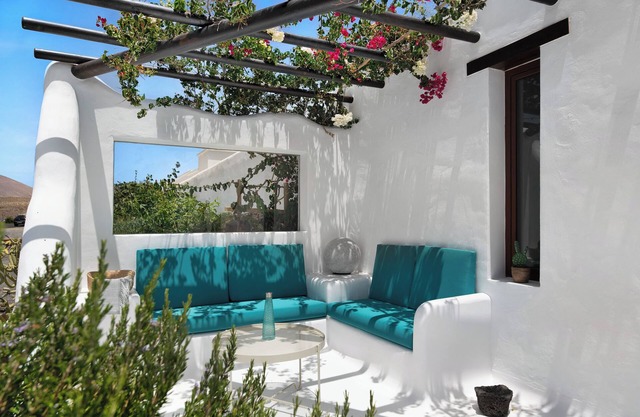 Apartamento "Romero" with Sea View, Garden, Terrace & Wi-Fi