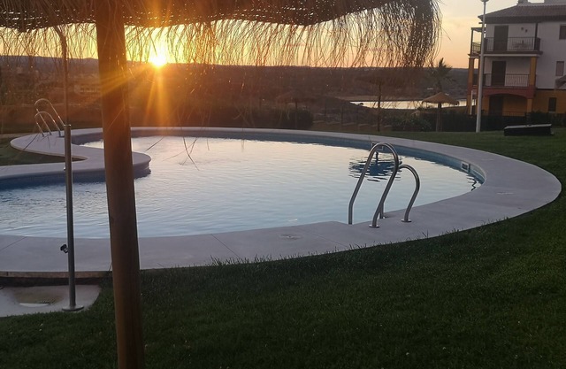 Apartamento Terraza, Piscinas, Golf and Playas en La Costa de la Luz y El Algarve