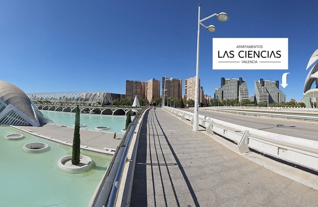 APARTAMENTOS LAS CIENCIAS E. WIFI + AIRE ACONDICIONADO