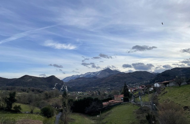 Apartamentos Las Caldas . Castillo de Priorio , 15 Minutos del Centro de Oviedo