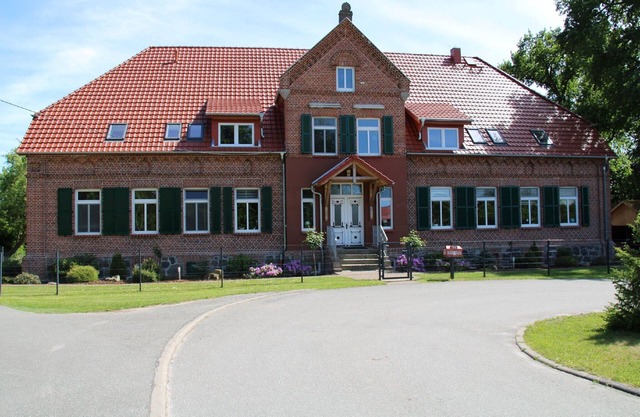 Apartment 'Das Landhaus 2' with Shared Garden and Wi-Fi
