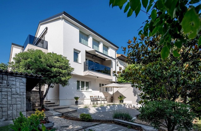 Apartman 3 With Garden Desamani 975, Kostrena, Croatia