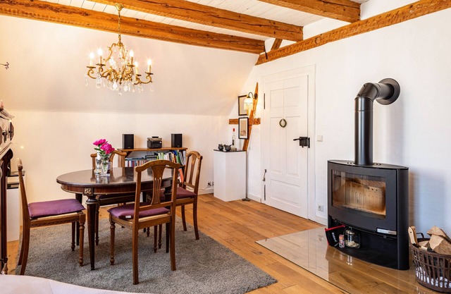 Apartment 'Kleiner Hof Rosenrot' with Private Terrace, Shared Garden and Wi-Fi