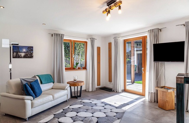 Apartment 'Ferienwohnung Pflegersee' with Mountain View, Private Terrace and Wi-Fi