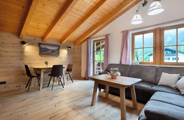 Apartment 'Kramer' with Mountain View, Balcony and Wi-Fi