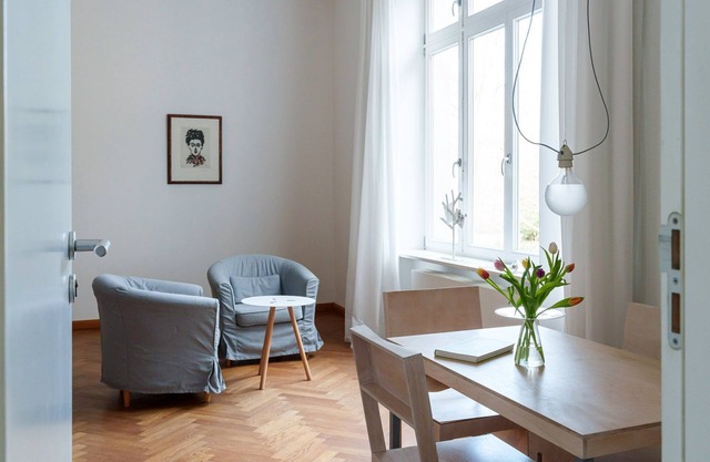 Apartment 1 - Your retreat with a view of the elephant tree - The manor house -