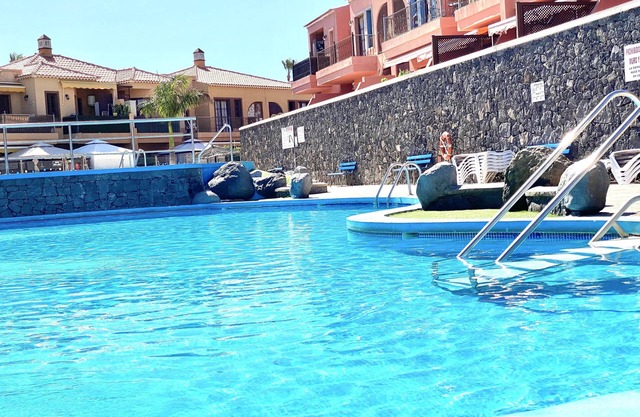 Apartment 2 Steps from the Sea with Air Conditioning, Relaxing Terrace and Pool