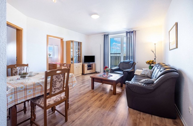 Apartment '3-raum Fw 5' with Shared Garden, Balcony and Wi-Fi