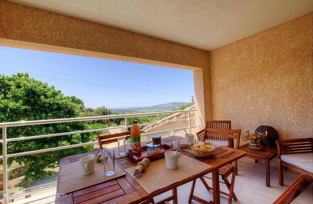 Apartment 5 km from the beach