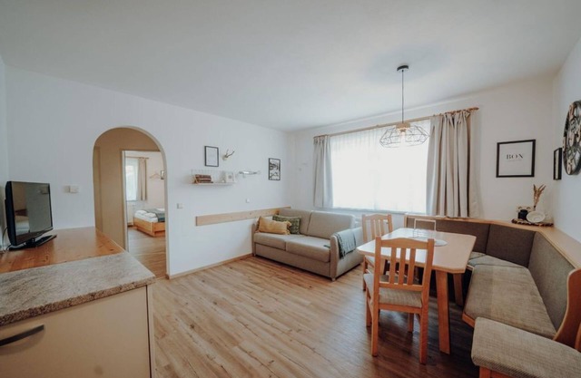 Apartment A (4-6 persons/2 bedrooms, 1 WSR) - Helis Appartements