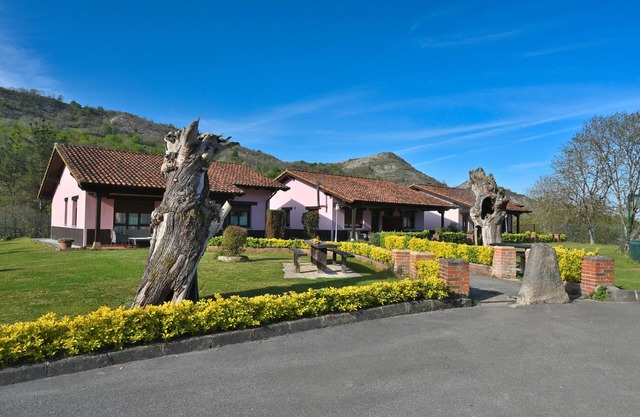 Apartment 'Aires De Avín 1' with Mountain View, Private Terrace and Wi-Fi