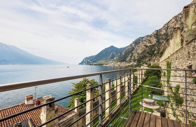 Apartment 'Alba' with Lake View, Wi-Fi and Air Conditioning