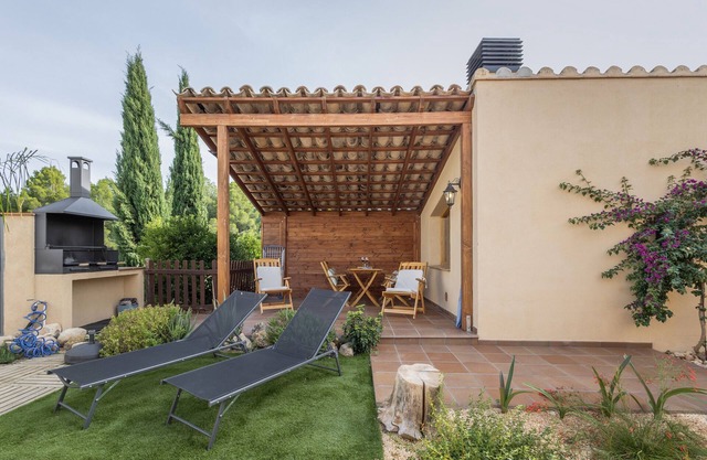 Apartment 'Amb Piscina Alta' with Private Pool, Wi-Fi, and Air Conditioning