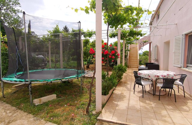 Apartment Ani - Two Bedroom Apartment with Terrace and Garden View