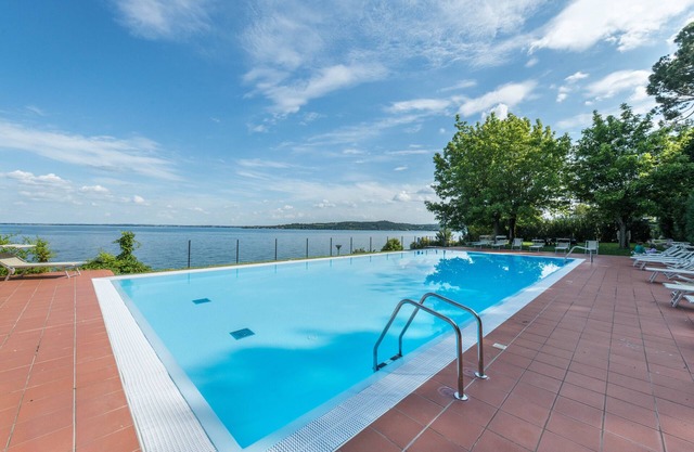 Apartment 'Appartamento Sogno sul Garda' with Private Pool, Wi-Fi and Air Conditioning