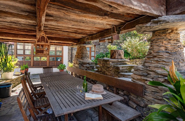 Apartment 'Apartamentos Puente Del Narcea 2' with Mountain Views, Private Terrace and Wi-Fi