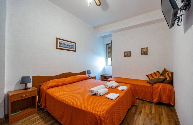 Apartment 'Appartamento 3 - Stanza 32' with Shared Terrace, Wi-Fi and Air Conditioning