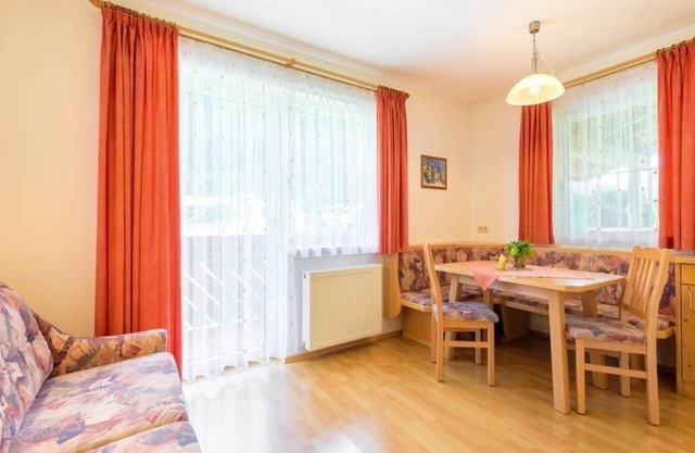 Apartment B (2-4 persons/1 bedroom, 1 WSR) - Helis Appartements