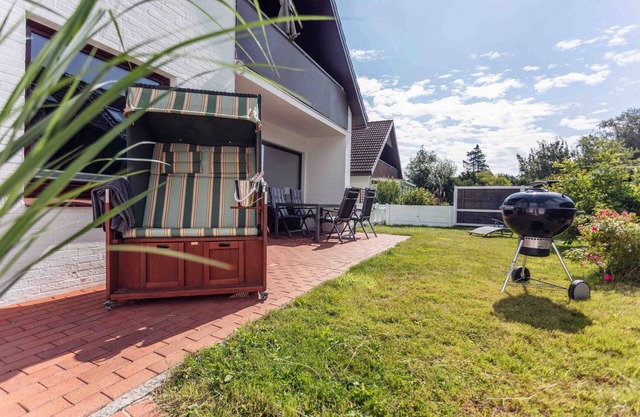 Apartment 'Büsumer Butze' with Private Garden and Wi-Fi