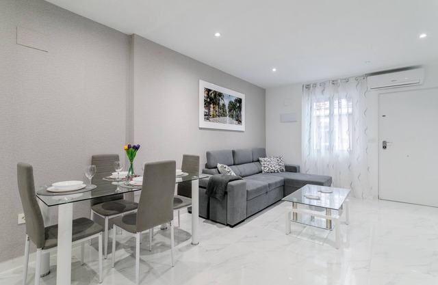 Apartment 'Bañuls' with Private Terrace, Wi-Fi and Air Conditioning