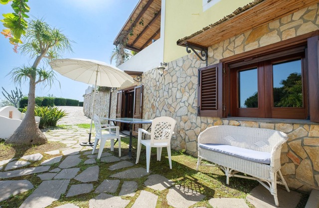 Apartment "Casa Della Poiana" with Sea View, Private Terrace & Wi-Fi