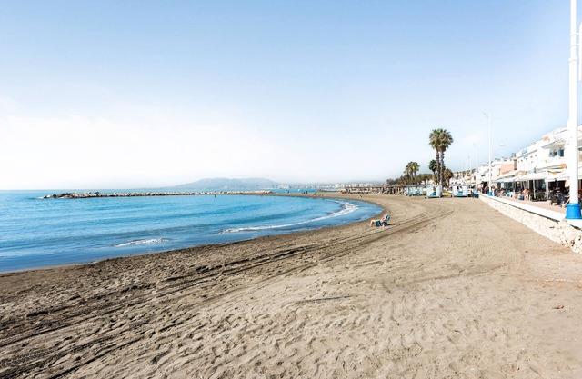 Apartment 'Casa Playa 3 Dormitorios' with Sea View, Wi-Fi and Air Conditioning