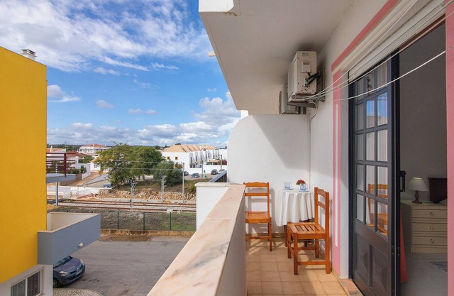Apartment 'Casa Lagar' with Balcony, Wi-Fi and Air Conditioning