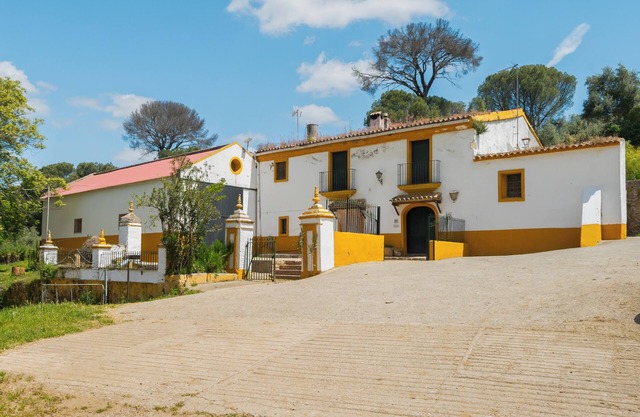 Apartment 'Chirrin' with Mountain View, Private Terrace and Private Garden