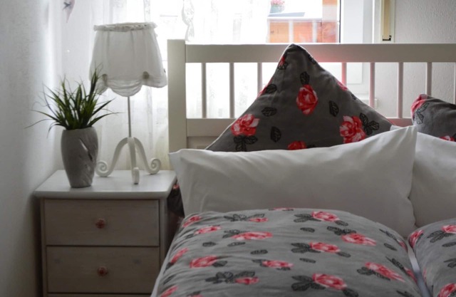 Apartment-Comfort-Ensuite with Bath-Balcony