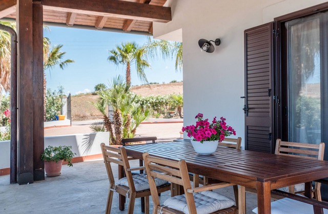 Apartment 'Con Veranda E Cucina' with Mountain View, Wi-Fi and Air Conditioning