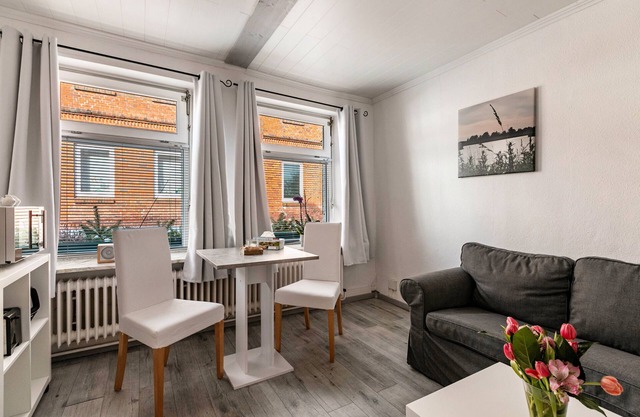 Apartment 'Das Weiße Stadthaus' with Wi-Fi