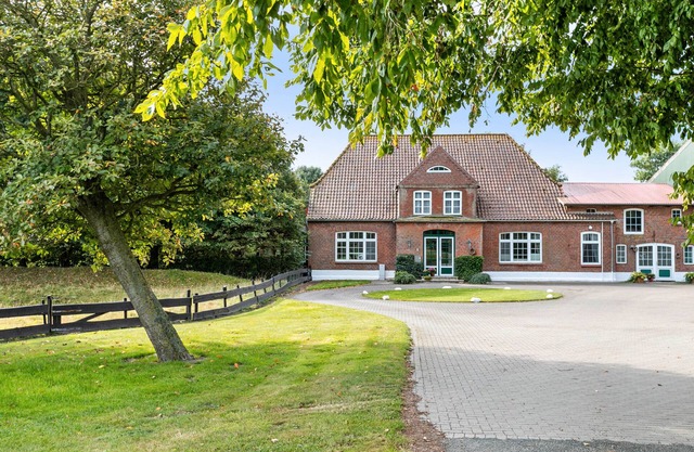 Apartment 'Deichblick' with Balcony and Wi-Fi
