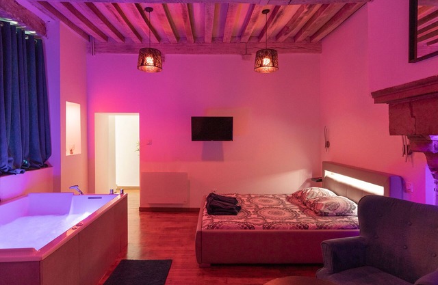 Apartment-Deluxe-Whirlpool bath-Luxury Spa