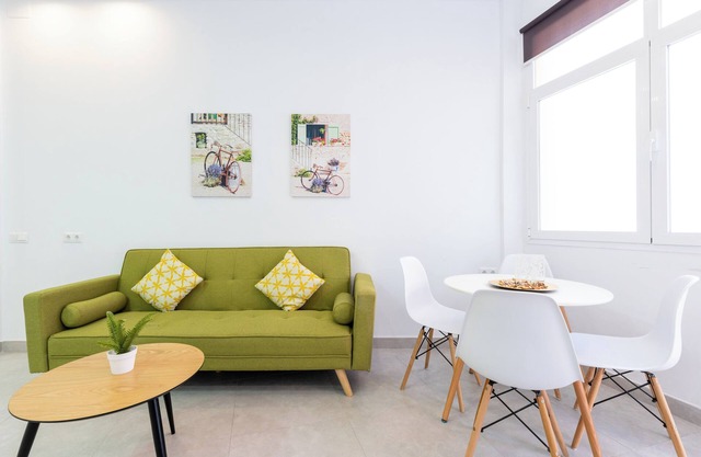 Apartment “El Andén de la Estación 2” Near the Beach with Air Conditioning