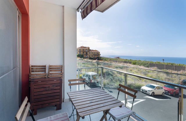 Apartment 'Elegante' with Sea View, Balcony and Wi-Fi