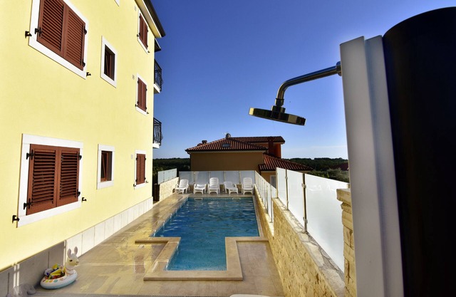 Apartment Elia2 villa in Savudrija, with garden pool, barbecue, parking