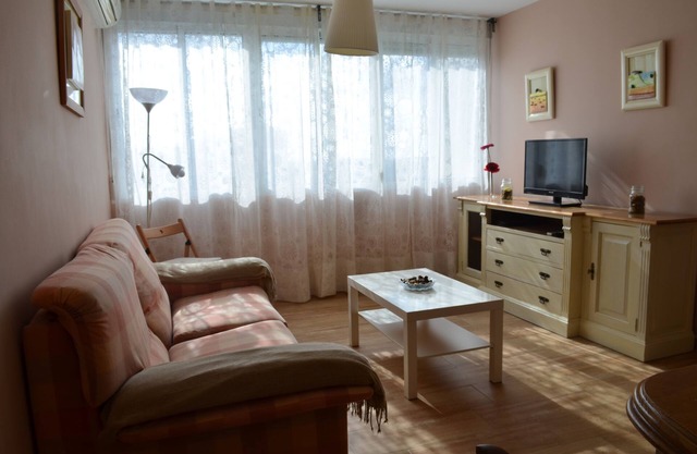 APARTMENT 85 M2 - RENOVATED - 6 PEOPLE