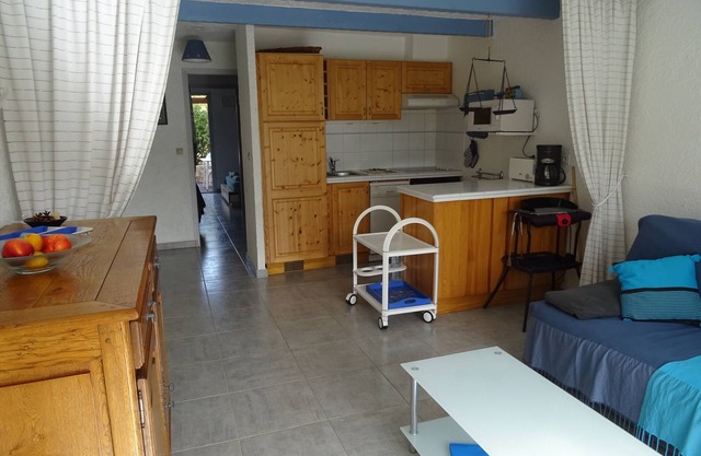Apartment F2 in floral park, direct access to the beach