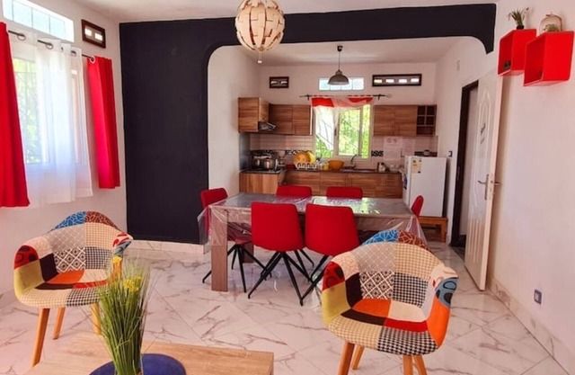 Apartment F3 IBIZA swimming pool terrace, barbecue area. Quiet, secure setting